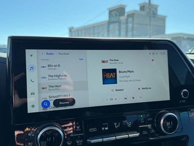 Certified 2025 Toyota Highlander Limited image 3