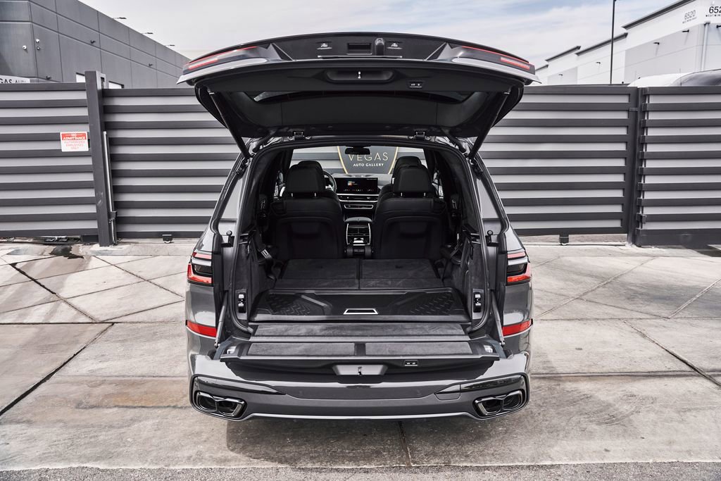 Used 2026 BMW X7 M60i image 16