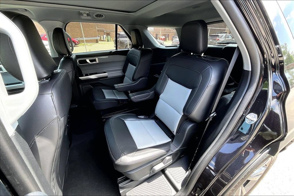 Certified 2024 Ford Explorer XLT w/ Equipment Group 202A AWD/4WD image 25
