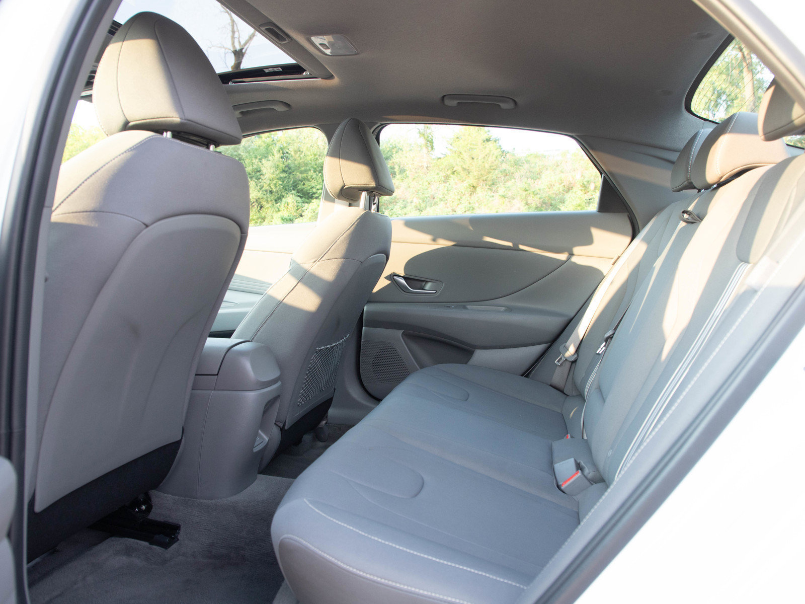 Used 2025 Hyundai Elantra SEL FWD image 14