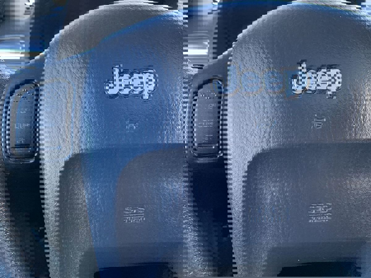 Used 2004 Jeep Grand Cherokee Laredo w/ Trailer Tow Prep Group image 18