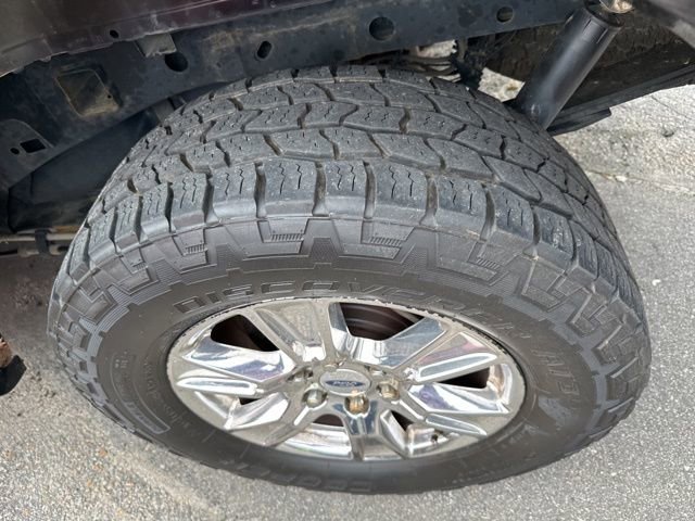 Used 2016 Ford F150 Lariat w/ Equipment Group 502A Luxury image 11