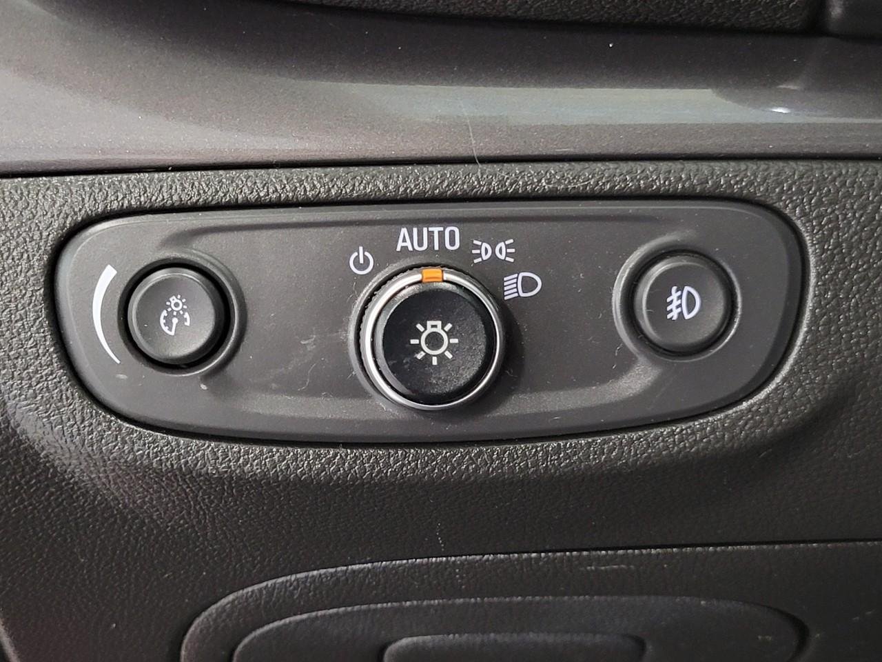 Used 2019 Buick Encore Sport Touring AWD/4WD image 10