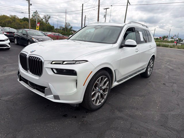 Used 2024 BMW X7 xDrive40i AWD/4WD image 3