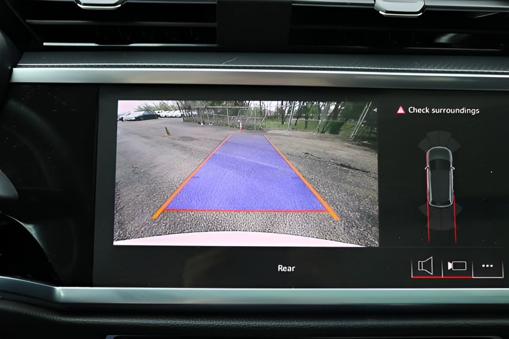 Used 2025 Audi Q3 2.0T Premium image 22