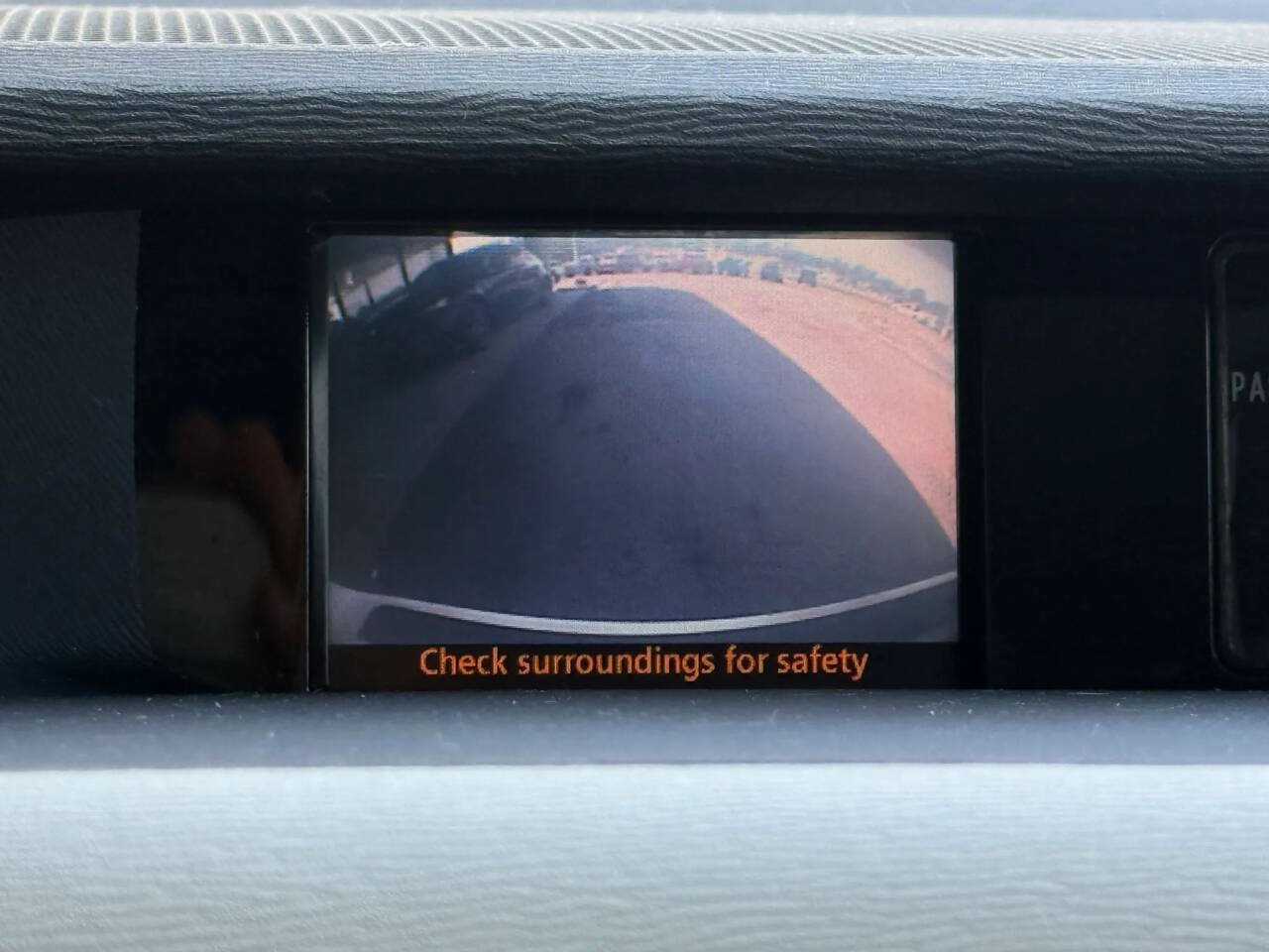 Used 2011 Toyota Sienna LE w/ Towing Pkg FWD image 12