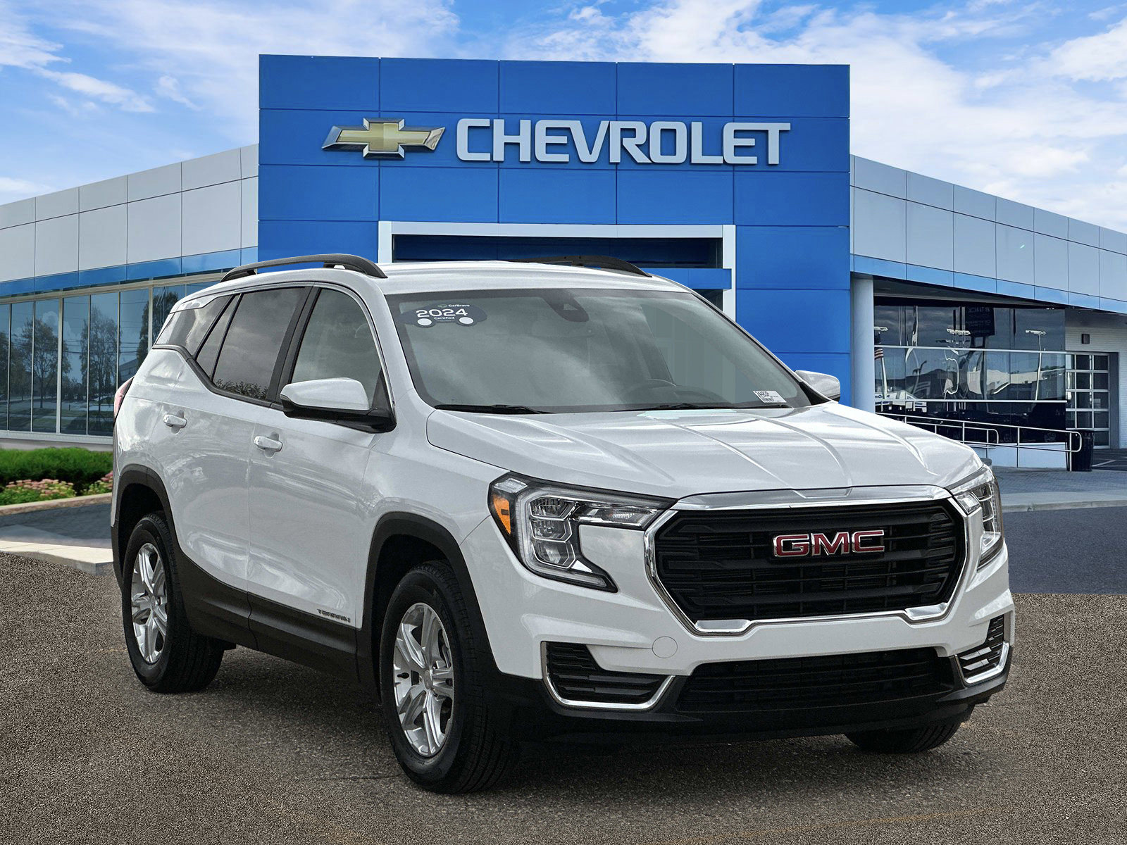 Certified 2024 GMC Terrain SLE w/ Driver Convenience Package FWD image 6