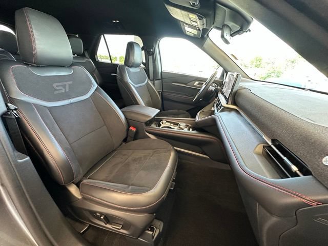 Used 2025 Ford Explorer ST AWD/4WD image 25
