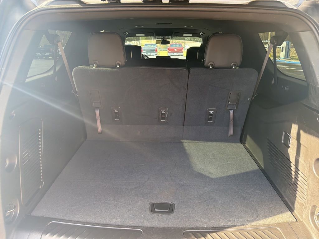 Used 2021 Chevrolet Suburban LT w/ Rear Media and Nav Package image 33