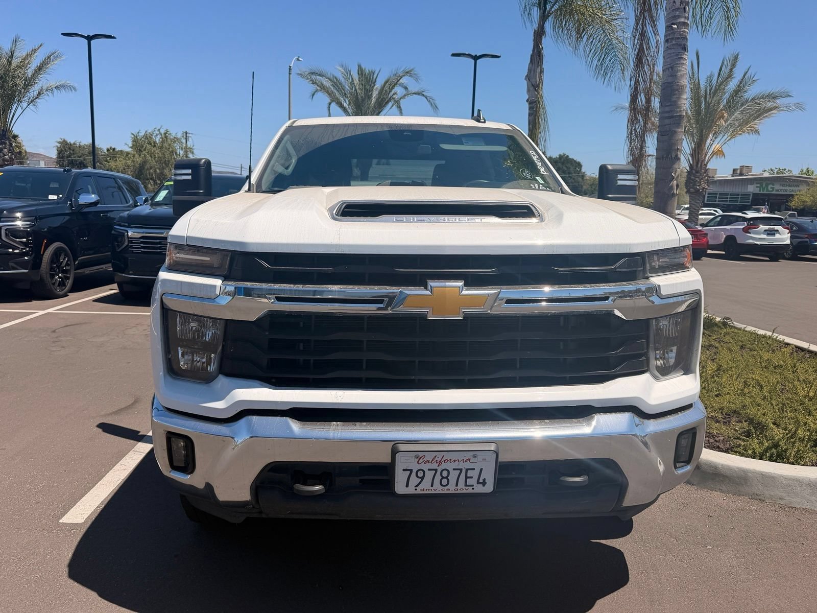 Used 2025 Chevrolet Silverado 2500 LT w/ Convenience Package AWD/4WD image 3