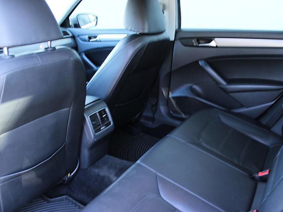 Used 2014 Volkswagen Passat 1.8T SE image 14