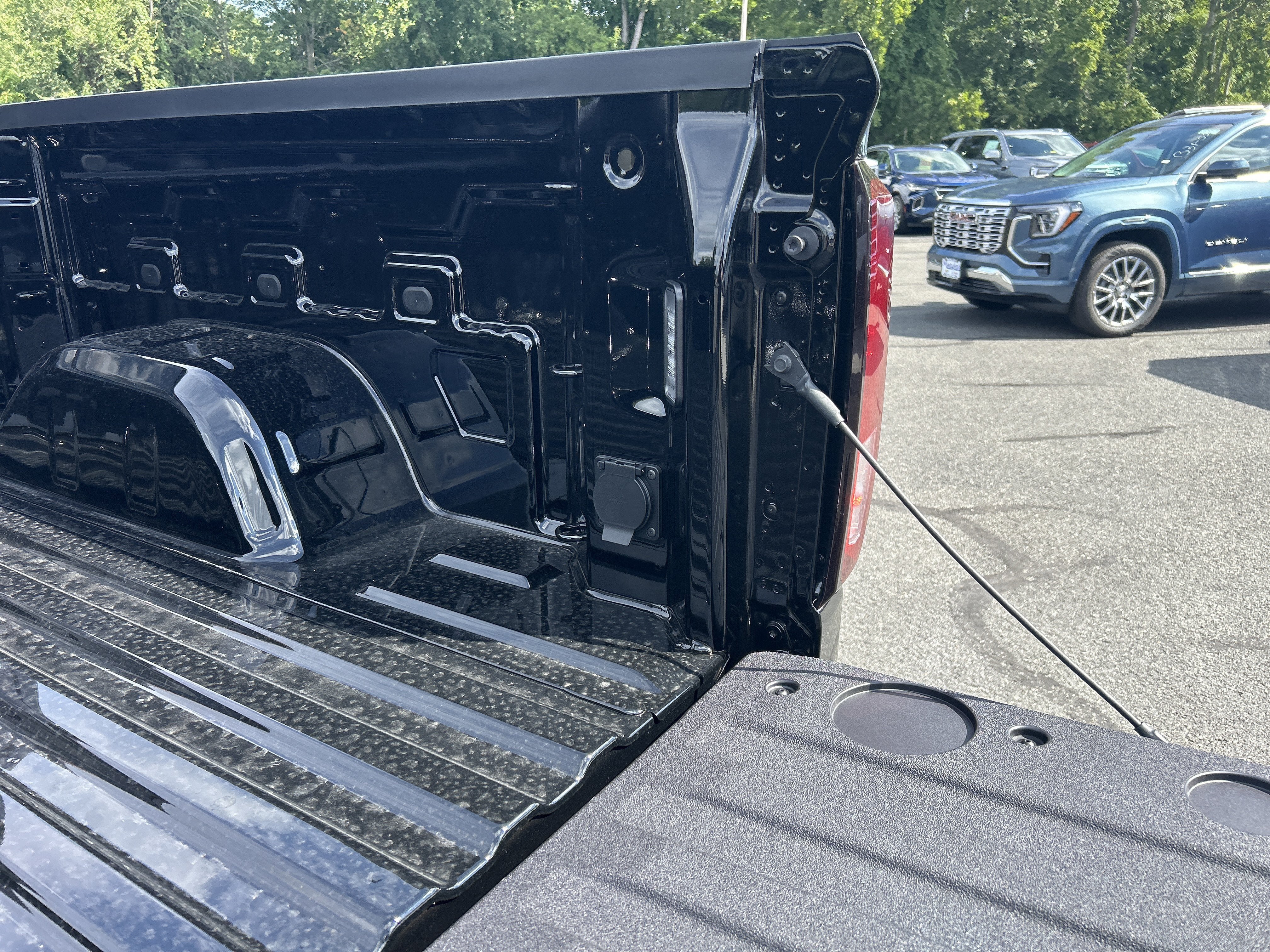 New 2026 GMC Sierra 1500 Elevation w/ Preferred Package AWD/4WD image 13
