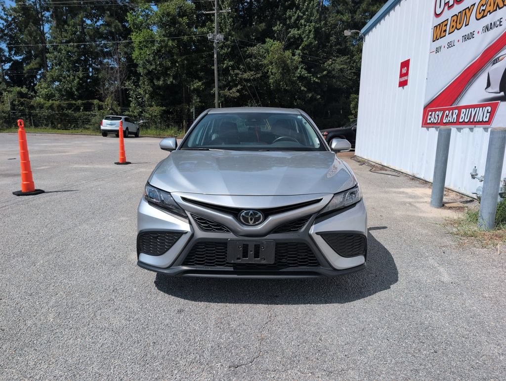 Used 2024 Toyota Camry SE FWD image 3