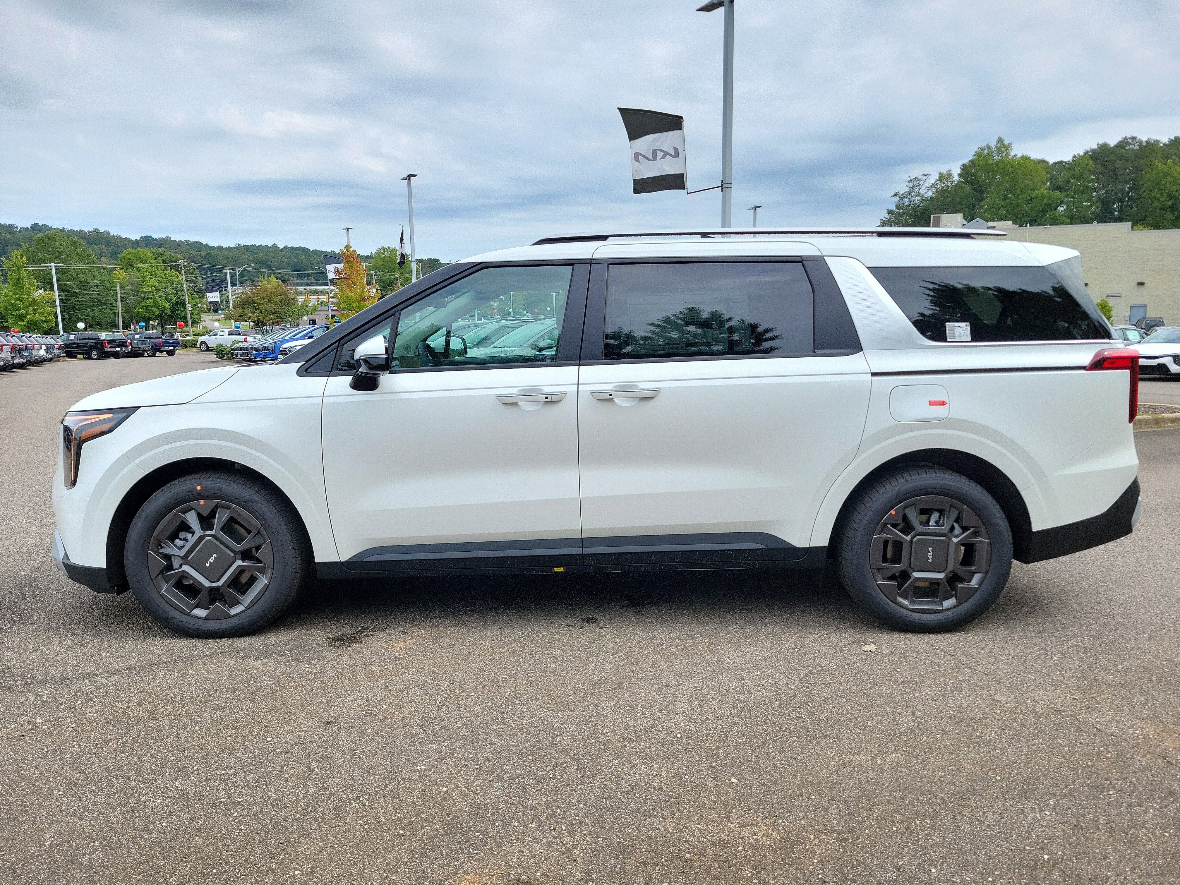 New 2026 Kia Carnival EX image 23