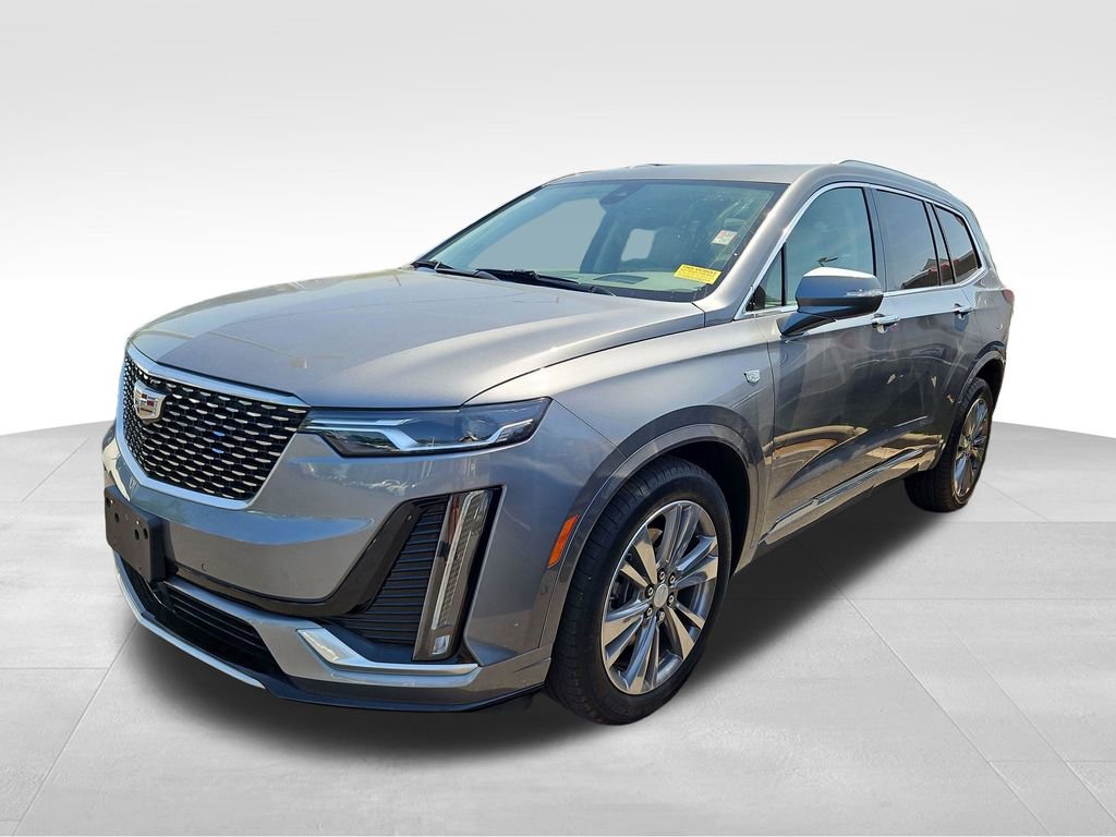Used 2022 Cadillac XT6 Premium Luxury w/ Technology Package AWD/4WD image 3