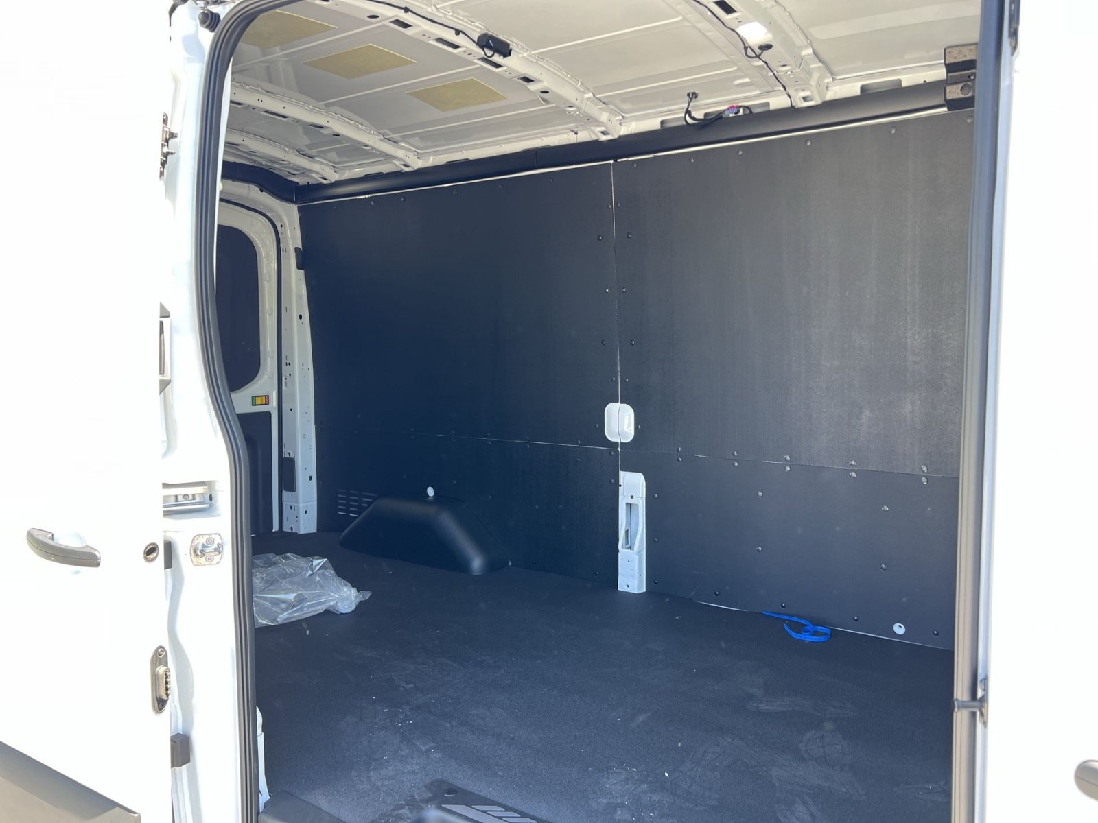 New 2026 Ford Transit 250 148 Medium Roof w/ Load Area Protection Package RWD image 22
