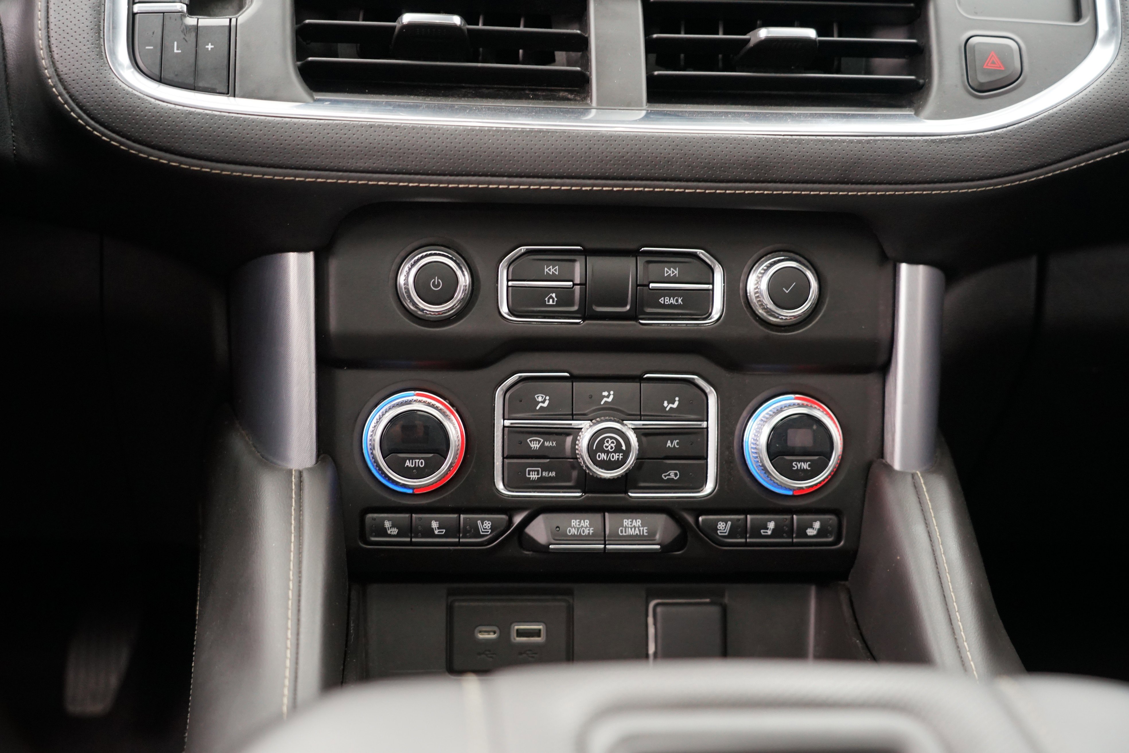 Used 2023 GMC Yukon XL SLT image 25