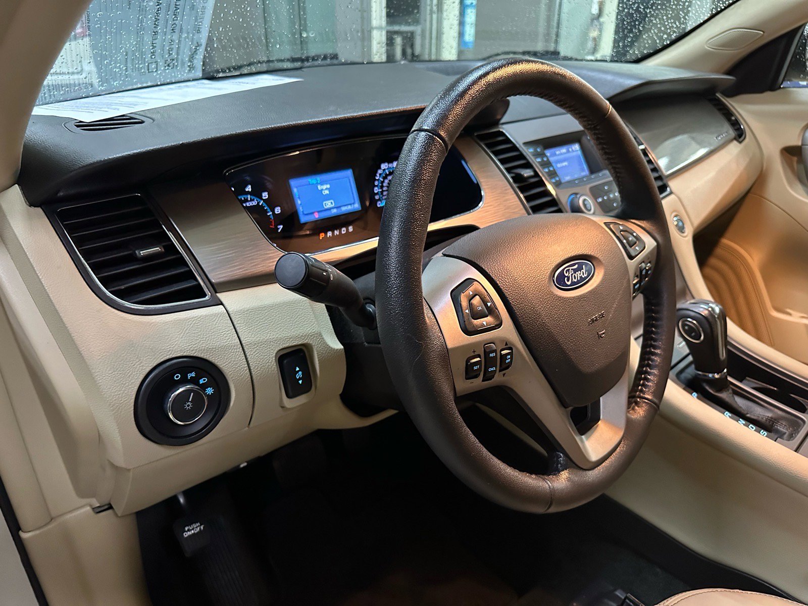 Used 2018 Ford Taurus SEL image 21
