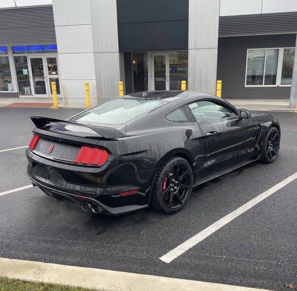 Used 2017 Ford Mustang Shelby GT350R w/ GT350R Equipment Group 920A image 22