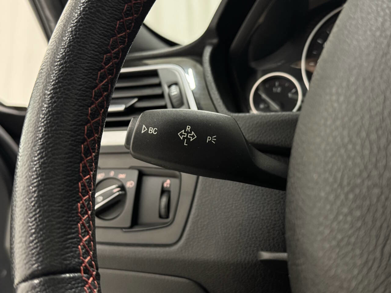 Used 2017 BMW 330i Sedan image 32