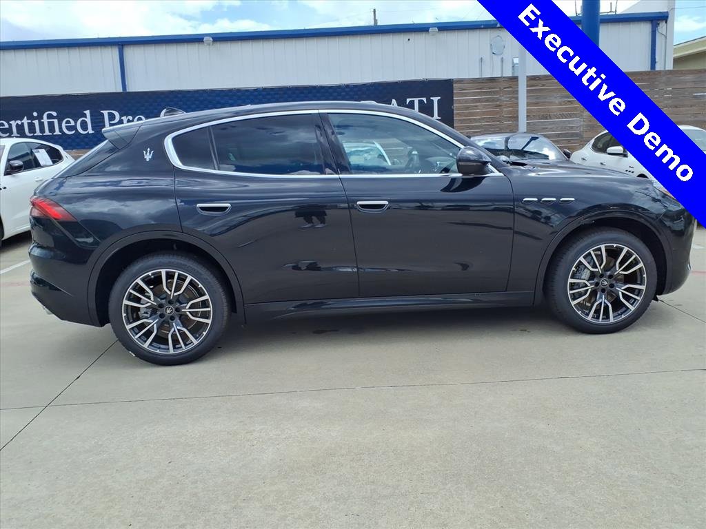 New 2025 Maserati Grecale GT image 5