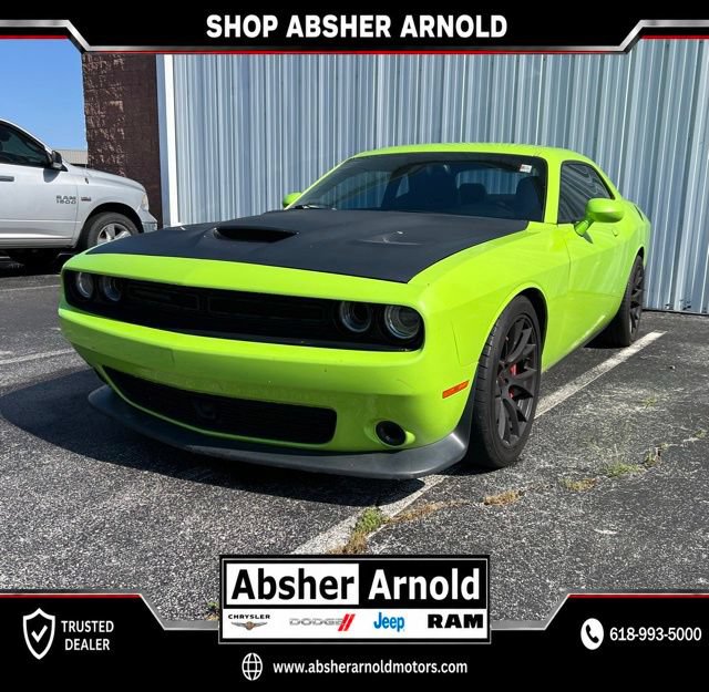 Used 2015 Dodge Challenger SRT w/ Technology Group RWD image 1