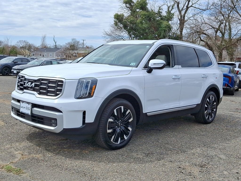 Used 2025 Kia Telluride SX w/ SX Captain's Chair Package image 3