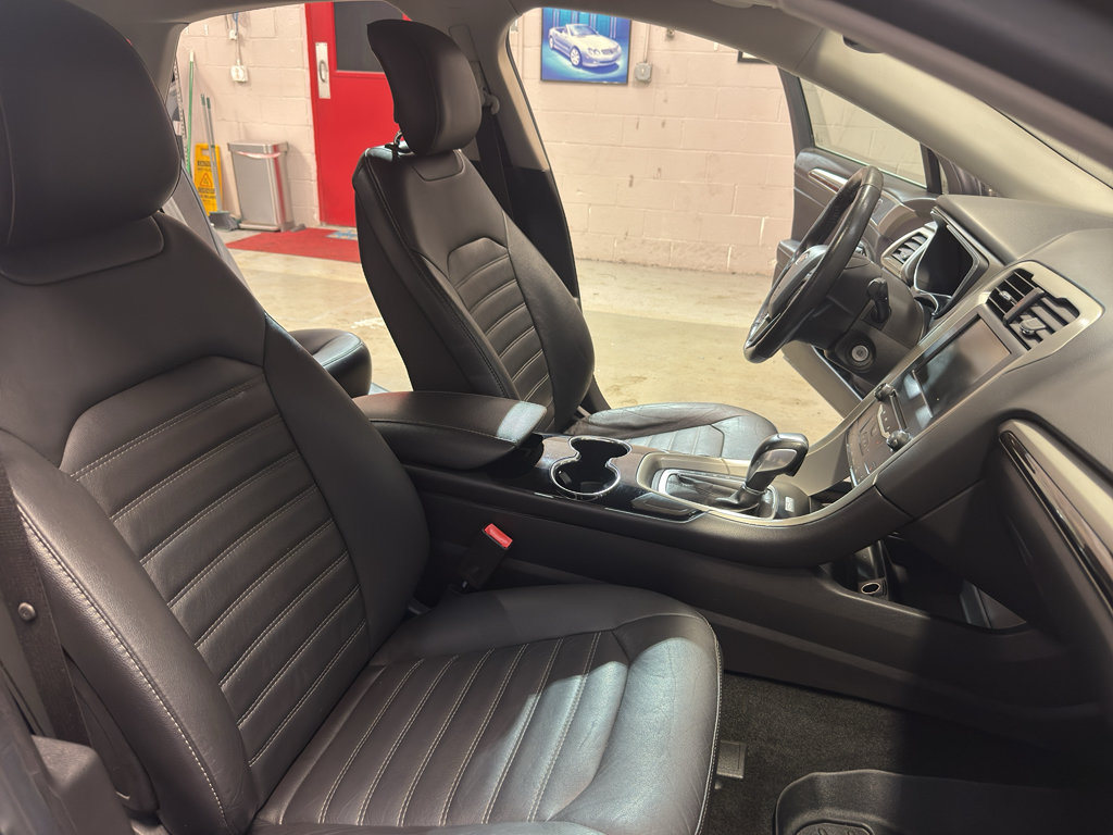 Used 2014 Ford Fusion SE w/ Equipment Group 202A FWD image 22