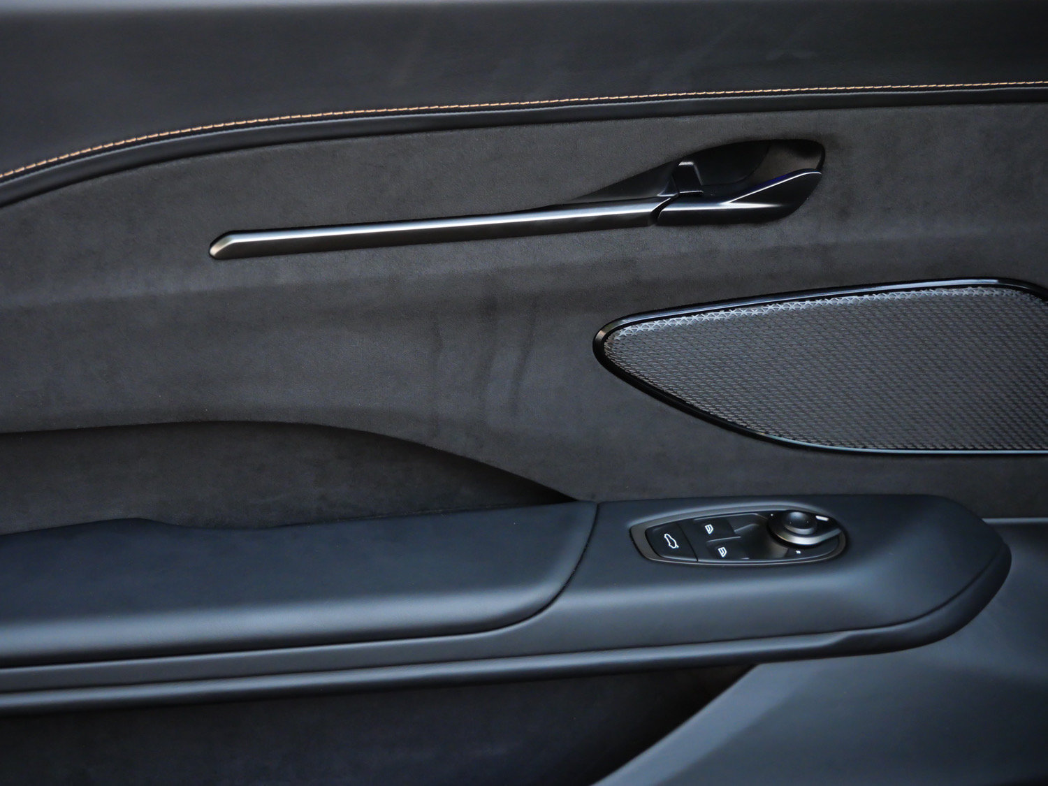New 2026 Aston Martin V8 Vantage S RWD image 21
