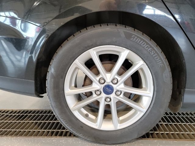 Used 2015 Ford Focus SE FWD image 13