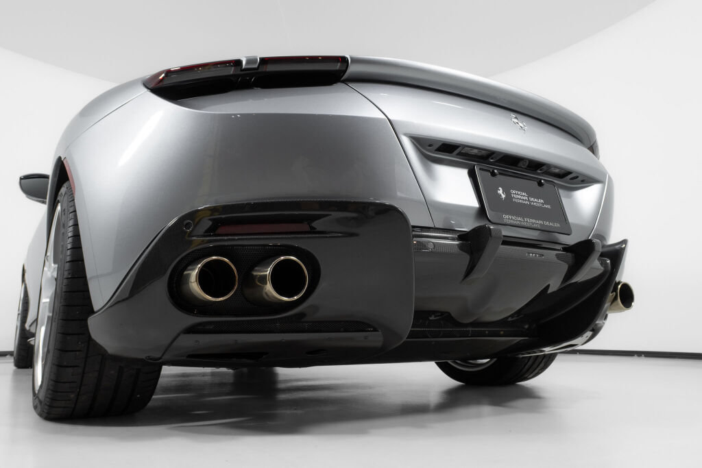 Used 2024 Ferrari Roma RWD image 15