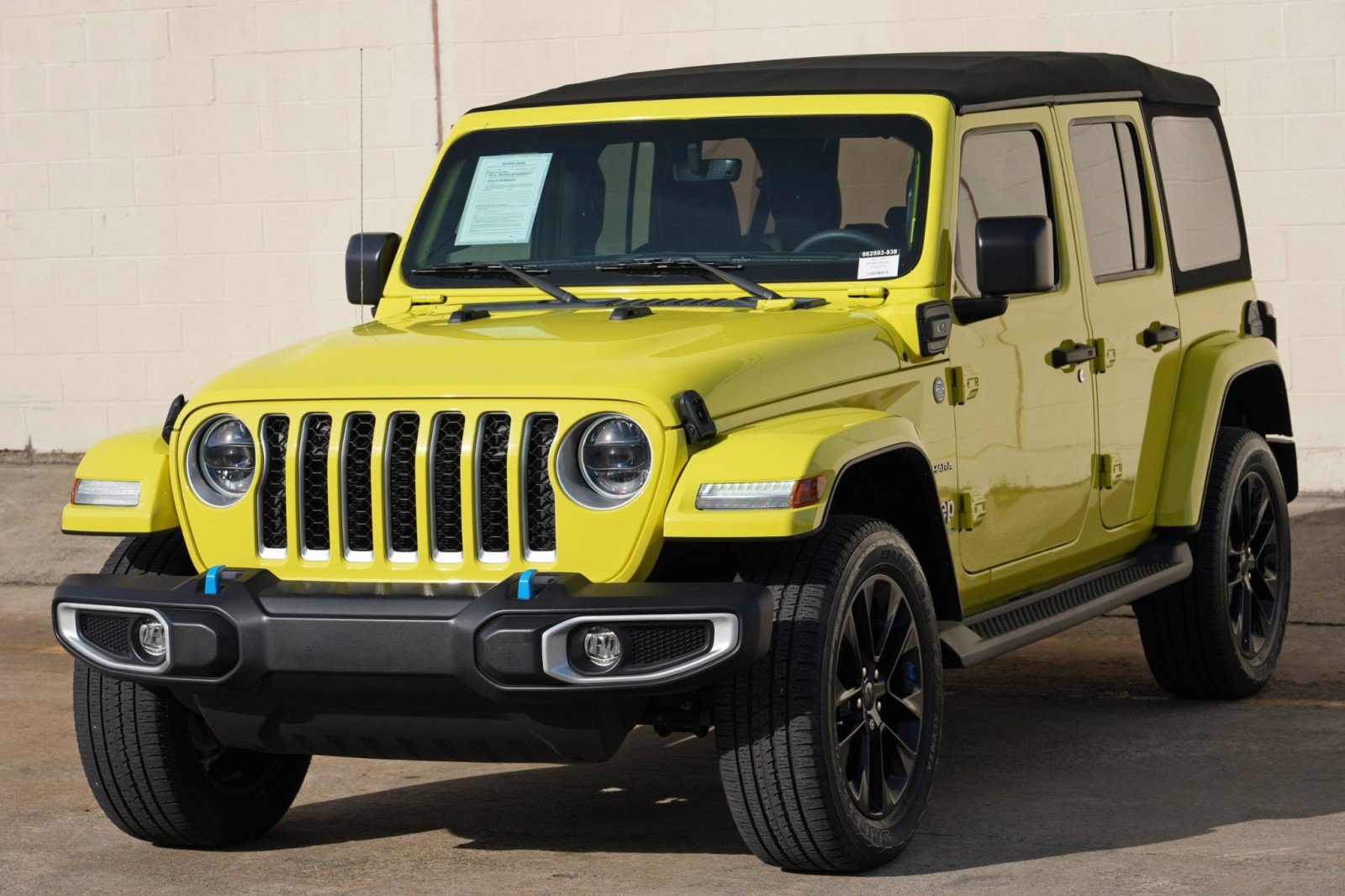 Used 2023 Jeep Wrangler Unlimited Sahara AWD/4WD image 45