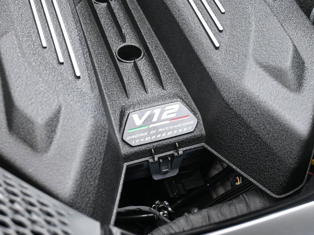 Used 2024 Lamborghini Revuelto image 29