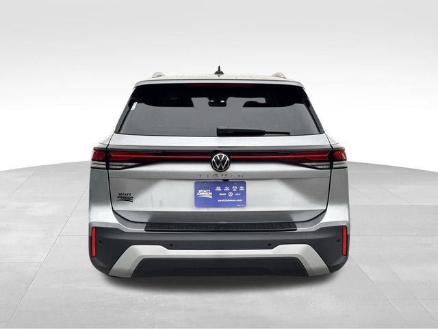 Used 2026 Volkswagen Tiguan S FWD image 4