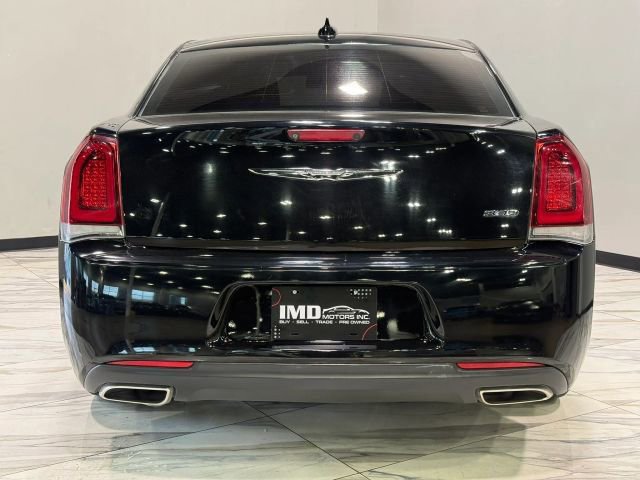 Used 2019 Chrysler 300 Touring w/ Sport Appearance Package RWD image 7