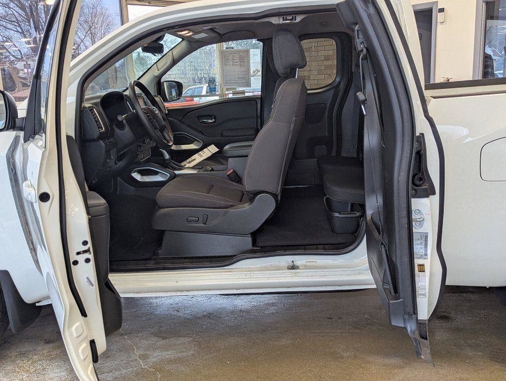 Used 2024 Nissan Frontier SV w/ Technology Package image 22