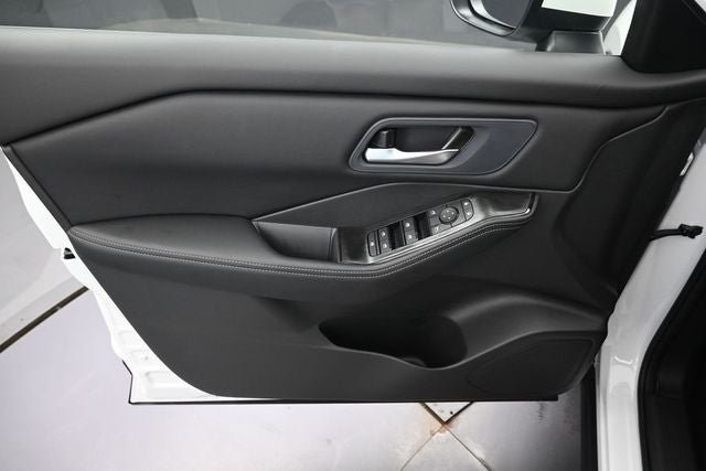 New 2026 Nissan Rogue SV w/ Cold Weather Package AWD/4WD image 23