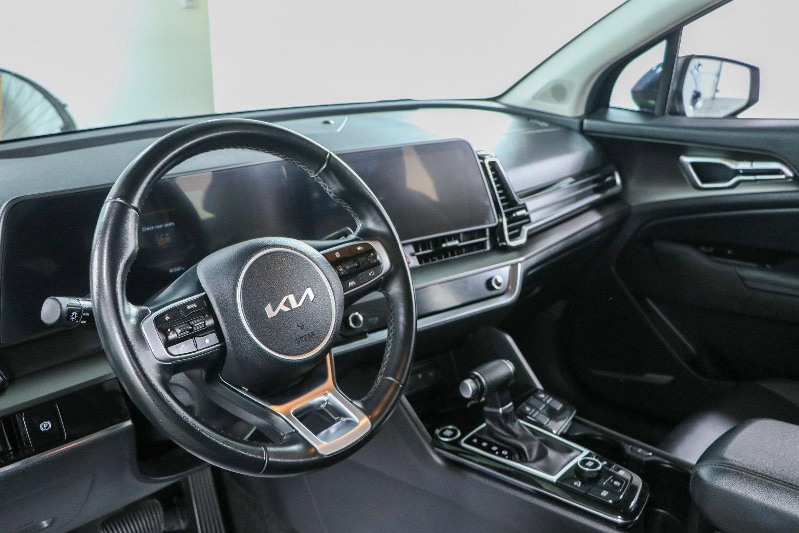 Used 2023 Kia Sportage EX FWD image 22