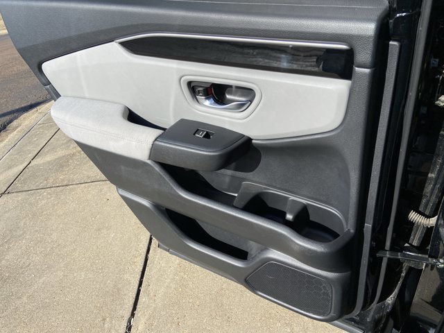 Used 2023 Honda Pilot LX image 51