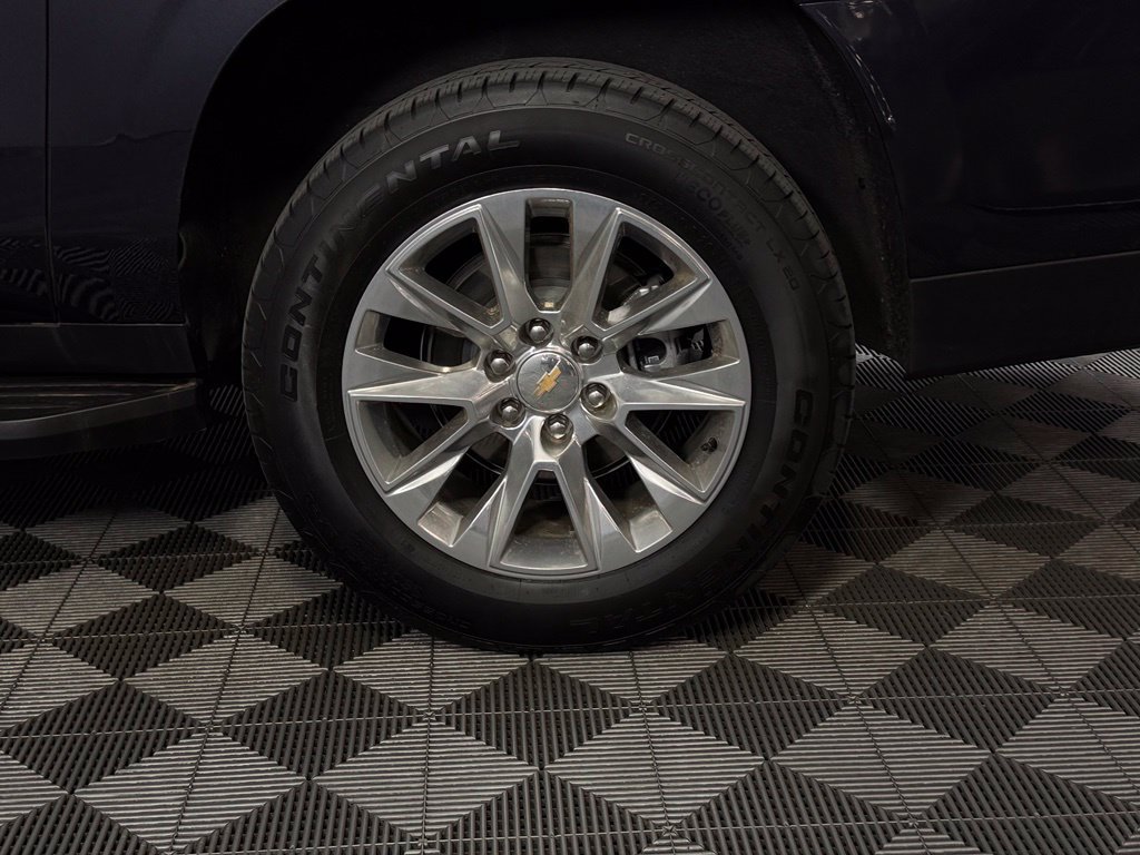 Used 2026 Chevrolet Suburban Premier AWD/4WD image 18