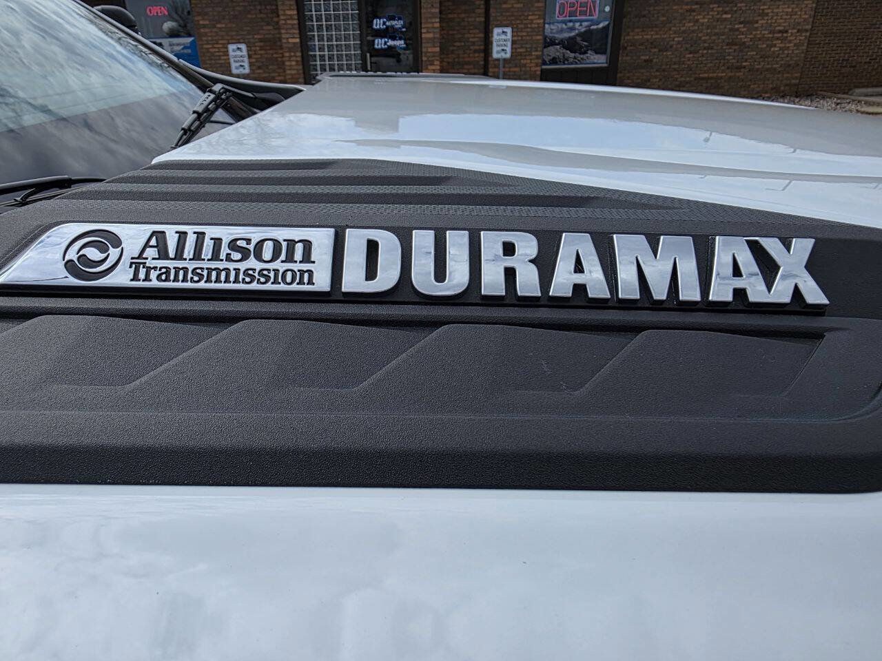 Used 2023 Chevrolet Silverado 2500 Custom w/ Custom Value Package image 10