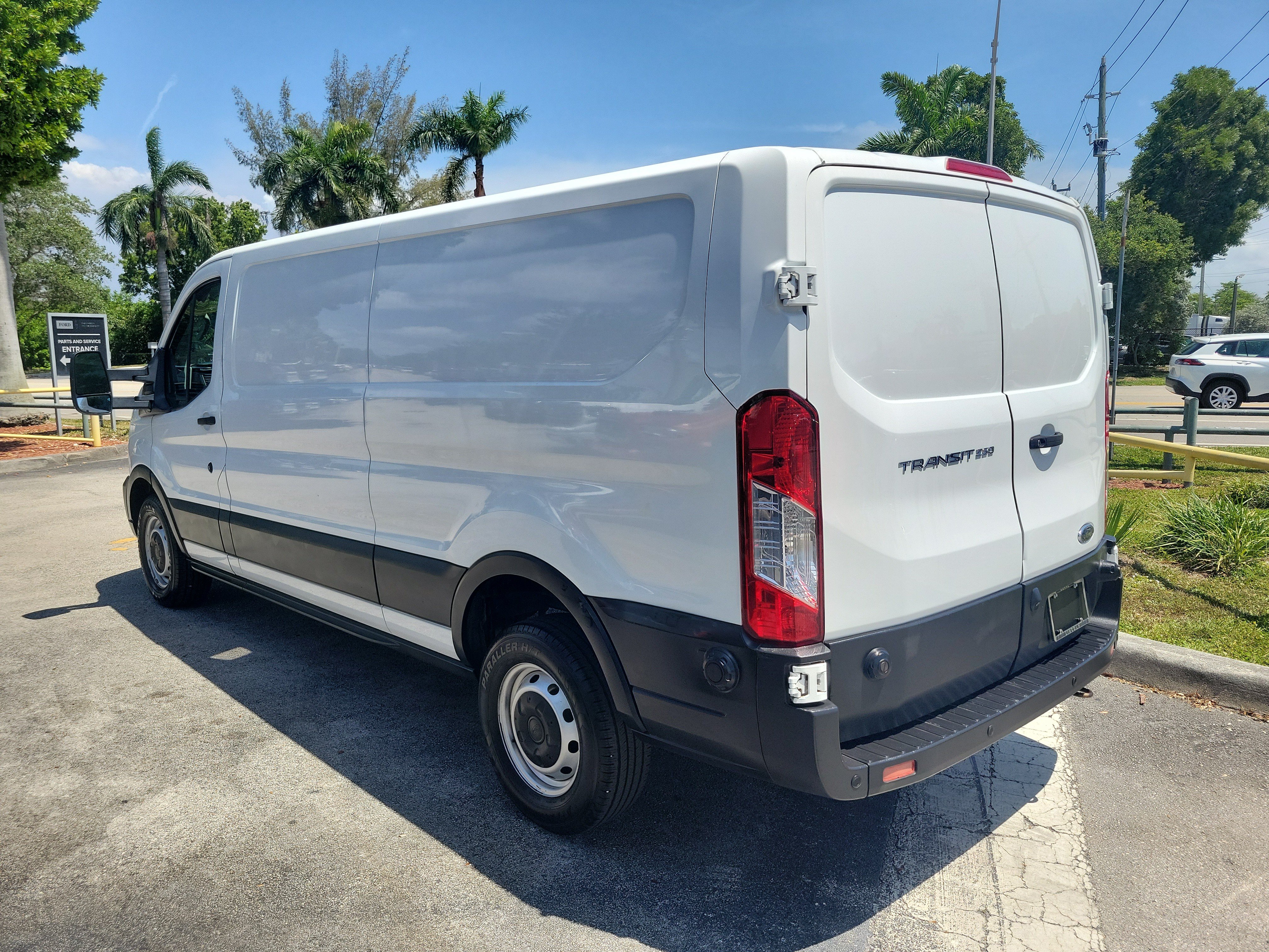 Used 2020 Ford Transit 250 Low Roof RWD image 3