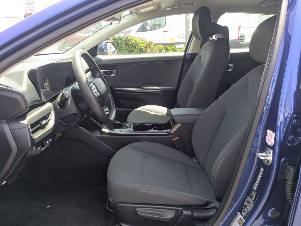 Used 2025 Kia K4 LXS image 17