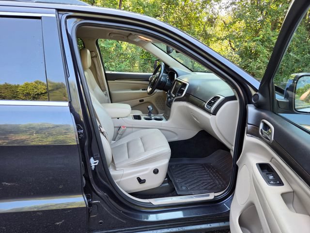 Used 2014 Jeep Grand Cherokee Limited w/ Trailer Tow Group IV RWD image 23