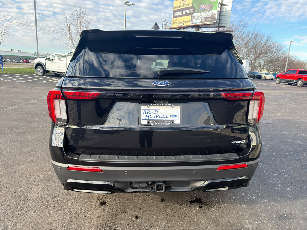 Used 2025 Ford Explorer ST-Line image 7
