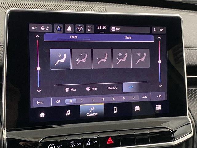 New 2025 Jeep Compass Latitude w/ Sun & Sound Group image 20