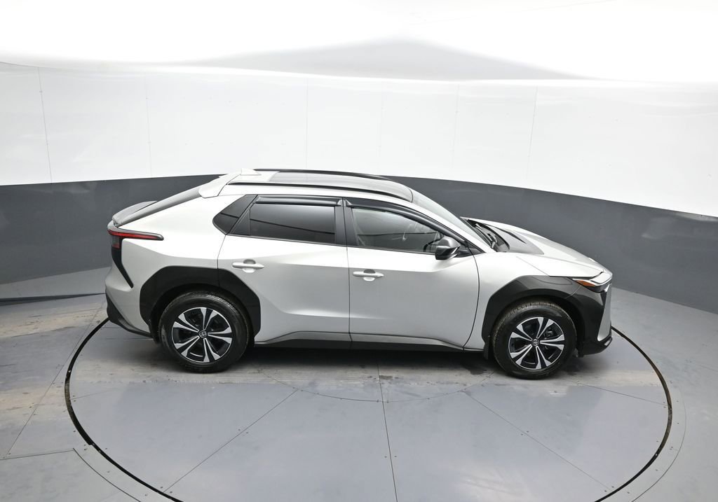 Used 2023 Toyota bZ4X XLE w/ Weather Package image 37