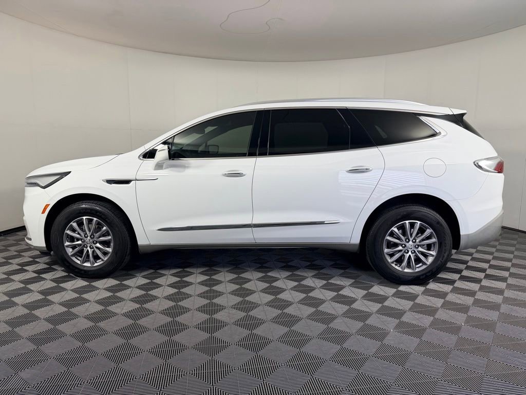 Used 2023 Buick Enclave Essence FWD image 9