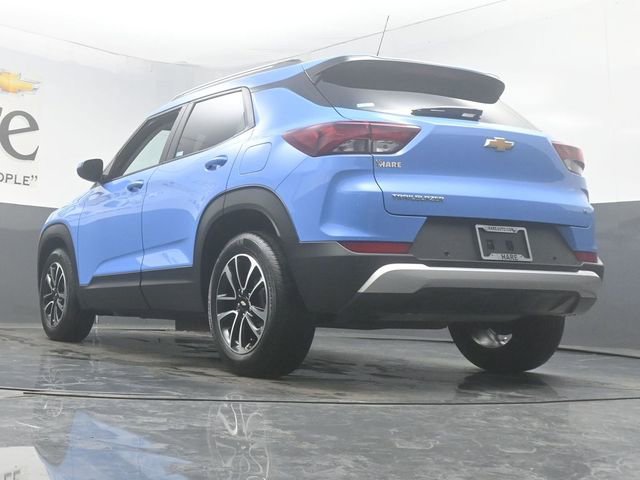 Used 2024 Chevrolet TrailBlazer LT w/ LT Cold Weather Package FWD image 5