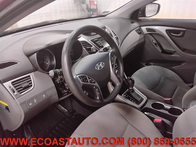Used 2015 Hyundai Elantra SE w/ Option Group 02 FWD image 11